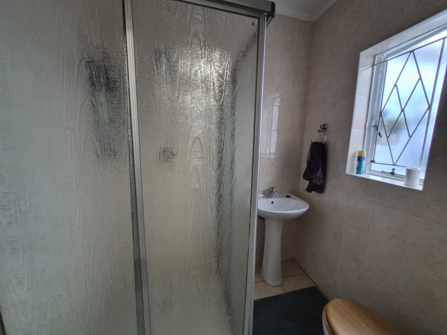 To Let 1 Bedroom Property for Rent in Kenilworth Western Cape